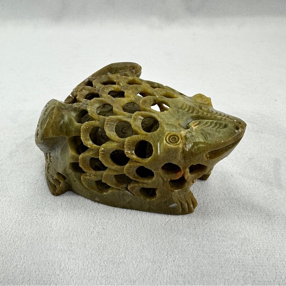 Vintage Stone Mother Frog SoapStone Heavy Green Art Hand Carved Decor Reptile - Picture 8 of 8